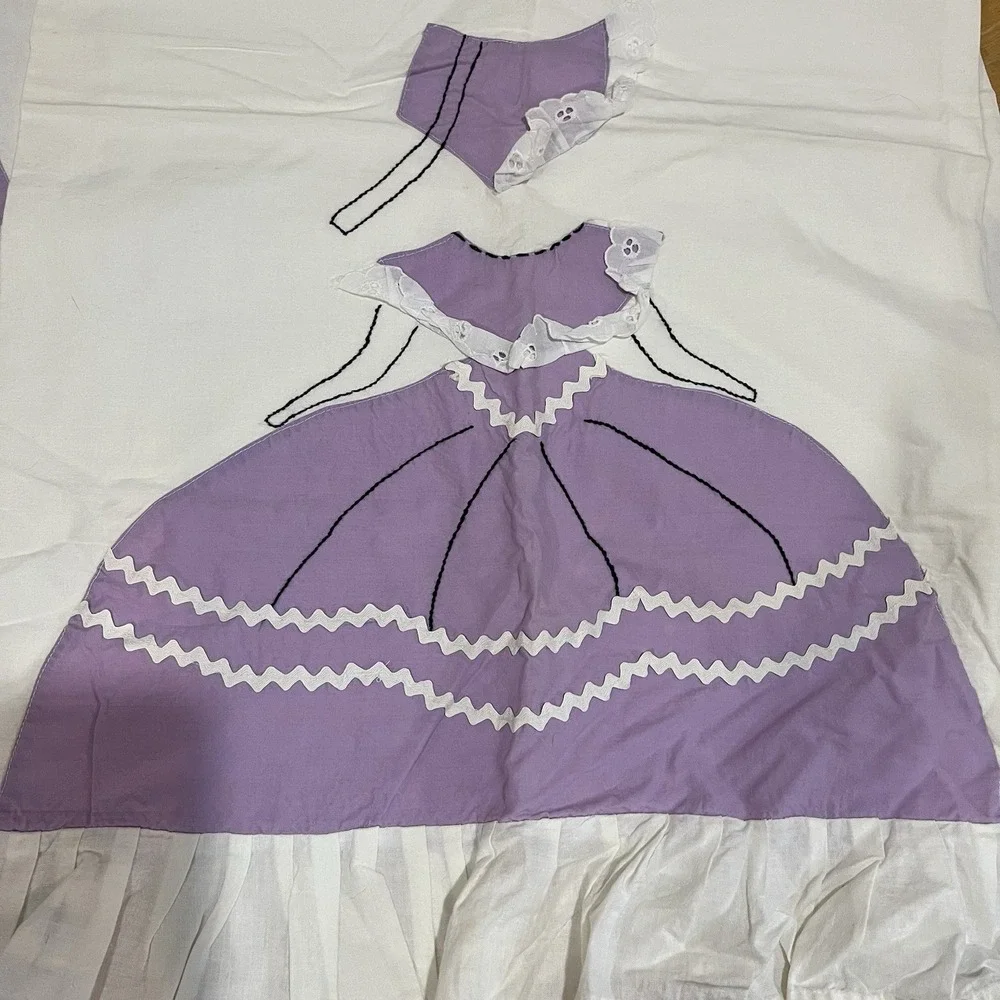 Vintage Southern Belle Dancing Girl Floral Purple Cottage (2) King Shams Ruffled